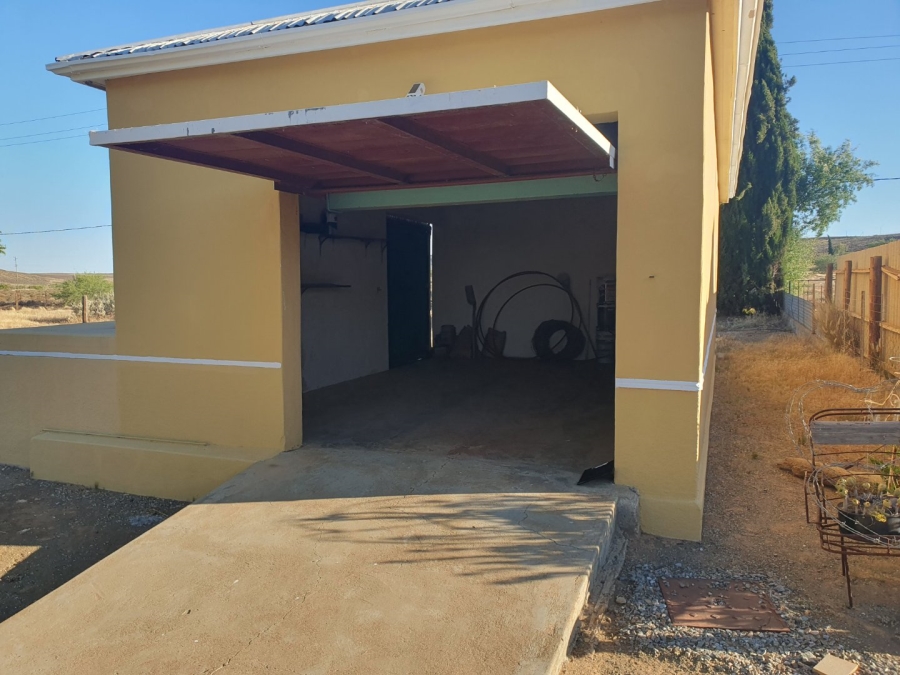 4 Bedroom Property for Sale in Loeriesfontein Northern Cape